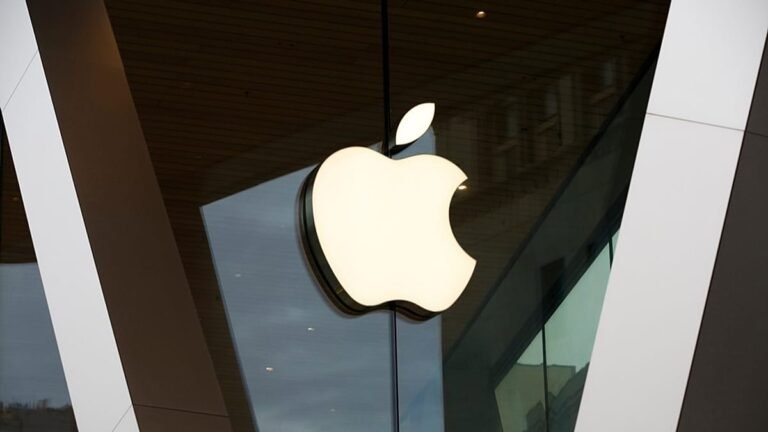 Itália aplica coima de 98 milhões de euros à Apple devido à política de localização da App Store