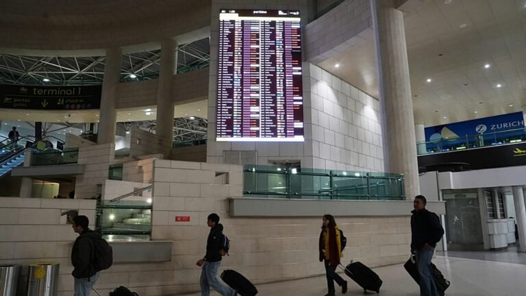 Vai viajar no Ano Novo? Tribunal decreta serviços mínimos nos aeroportos portugueses