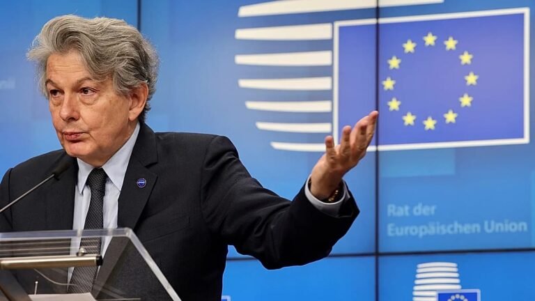 EUA proíbem antigo comissário europeu de entrar no país por alegada censura