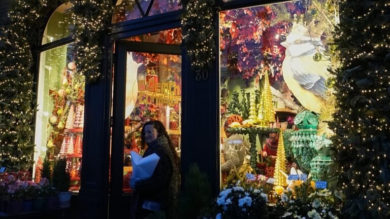 Compradores de última hora procuram a prenda perfeita antes do Natal