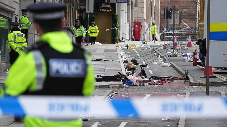 Condutor que abalroou multidão nos festejos do Liverpool condenado a mais de 21 anos de prisão