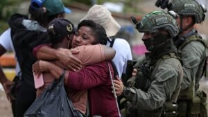Vídeo. Colômbia reforça presença militar após ataque a uma esquadra
