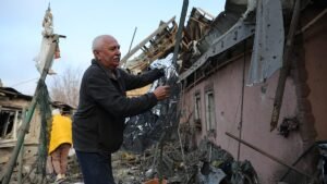 Novos bombardeamentos russos na Ucrânia fazem pelo menos quatro mortos