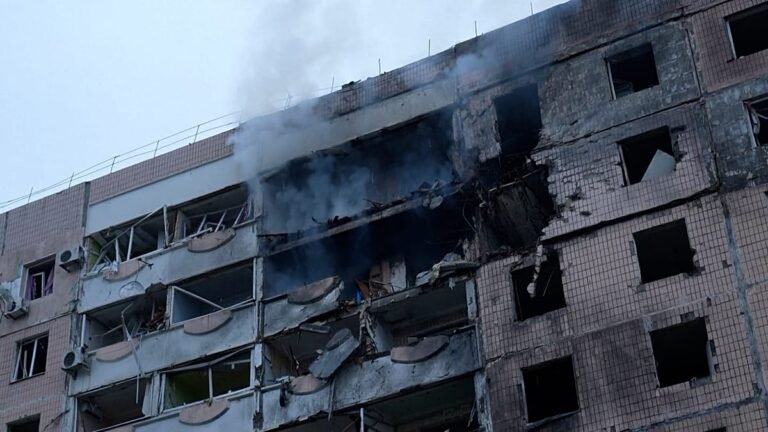 Vídeo. Ucrânia: Ataque russo a Zaporizhzhia faz pelo menos 29 feridos, entre os quais cinco crianças