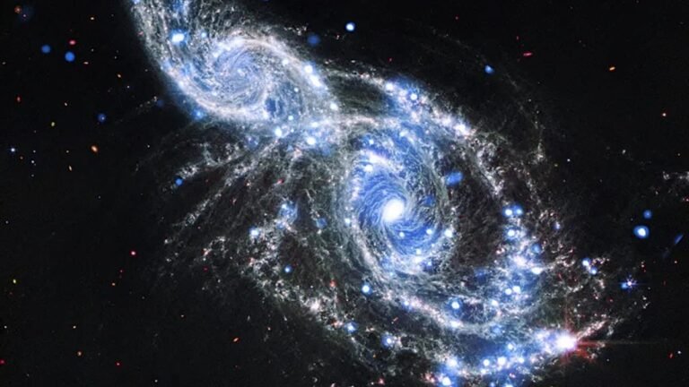 Nova imagem do espaço revela encontro de galáxias