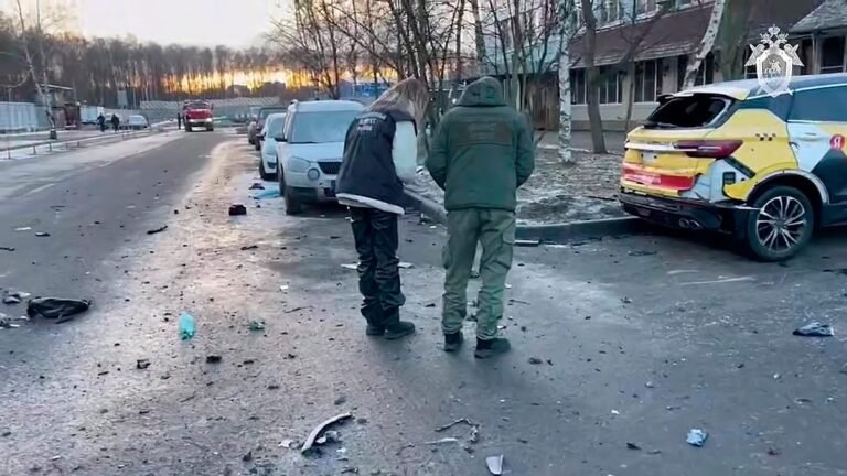 Vídeo. As imagens do local da explosão que matou dois agentes da polícia em Moscovo