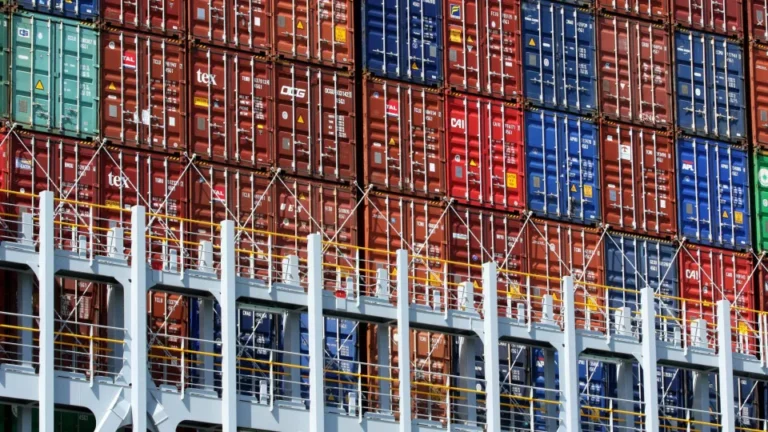 Moçambique passa a limitar importações de água, massa e farinha