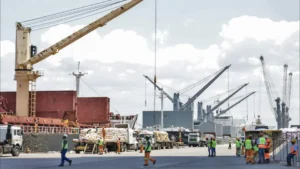 Moçambique trava importação de 16 produtos incluindo cerveja, carne e água