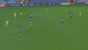 Deivison perdeu a cabeça e foi expulso na…