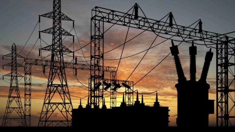 Yuletide: Nigerians frustrated over power outages, telco service collapse, airfare hike
