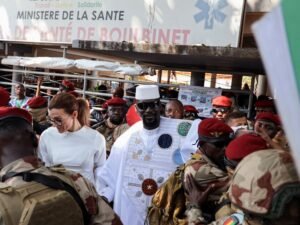 Líder golpista da Guiné vence eleições presidenciais