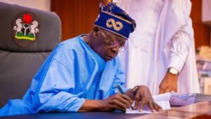 Tinubu apresenta orçamento de N58,46 trilhões para 2026, Defesa obtém N5,41 trilhões