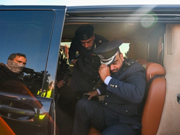 Turkiye realiza cerimônia militar em homenagem ao chefe do exército líbio morto em acidente