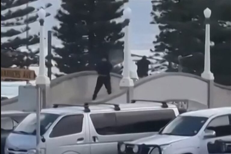 Casal tentou impedir atirador durante atentado em praia na Austrália; VÍDEO | G1