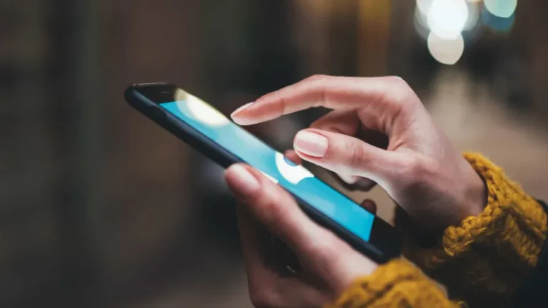 Mercado mundial de telemóveis pode cair 2,1% em 2026, avisa relatório