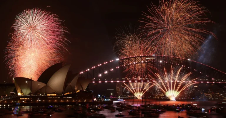 Sydney já entrou em 2026 e assinalou a passagem do ano com homenagem às vítimas de ataque