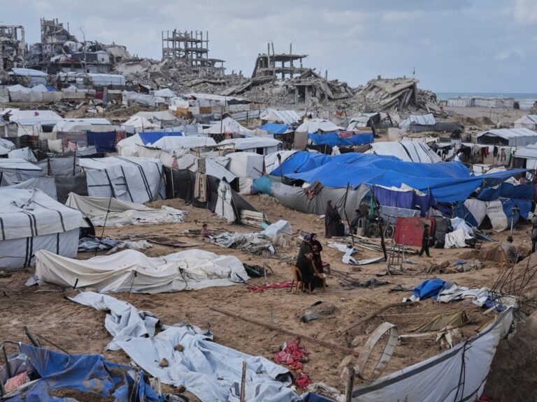 Pelo menos três palestinos mortos em ataques israelenses noturnos em Gaza