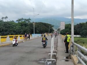 Colômbia se prepara para influxo de refugiados após ataques dos EUA à Venezuela