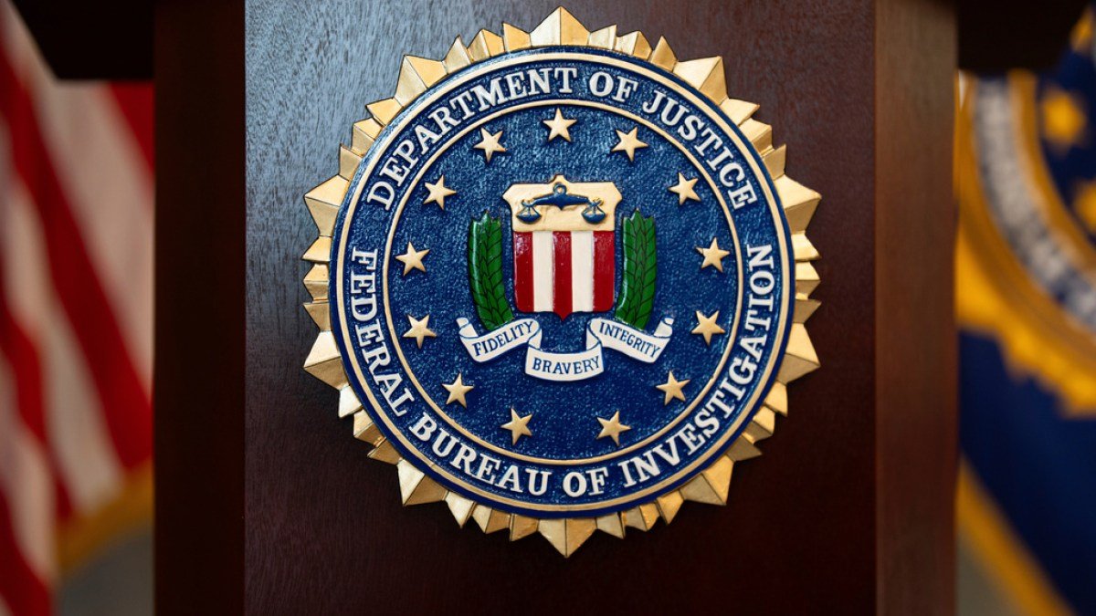 FBI realiza batida na casa de repórter do Washington Post e apreende eletrônicos