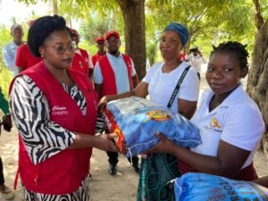 CHEIAS EM I'BANE: FRELIMO doa géneros...