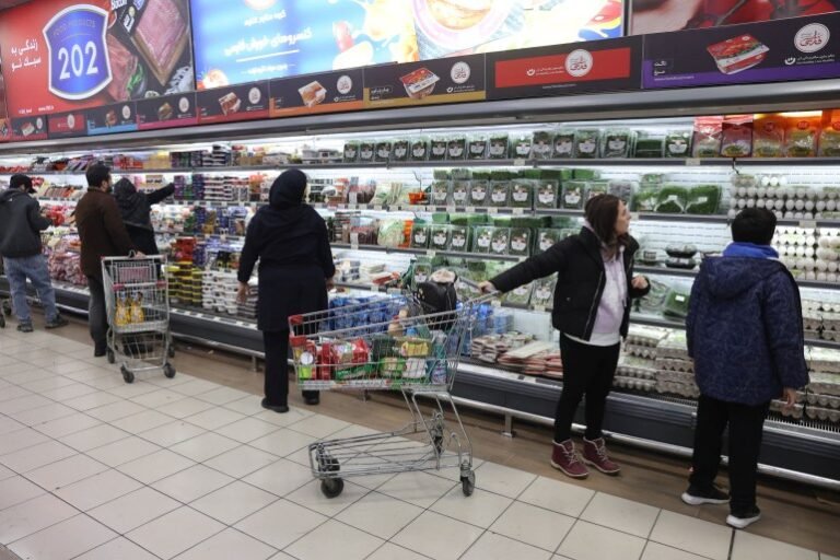 Irã diz que 3 mil pessoas foram presas enquanto protestos antigovernamentais diminuem