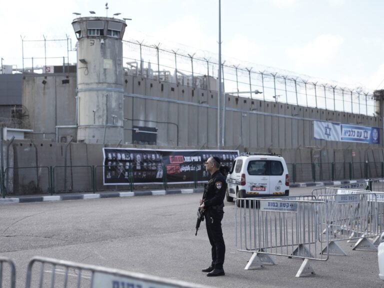 Prisões israelenses são semelhantes a ‘campos de tortura’, conclui grupo de direitos humanos israelense