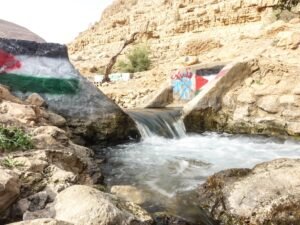 Colonos israelenses consomem água sete vezes mais que os palestinos