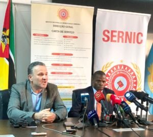 Autoridades moçambicanas e portuguesas...