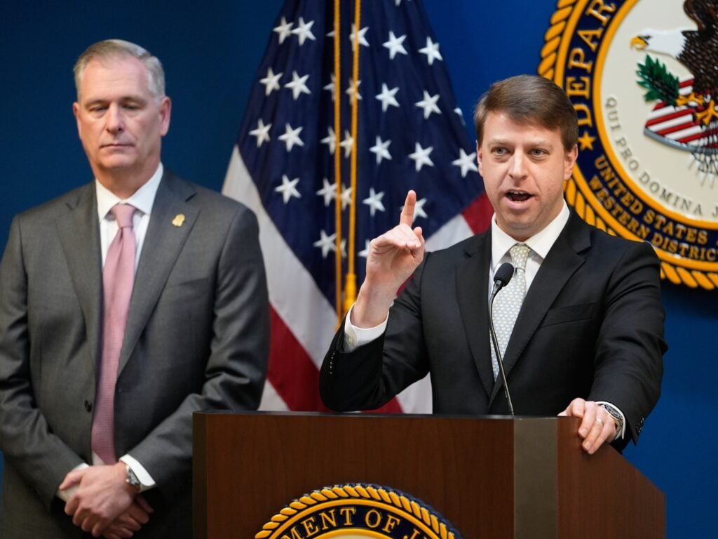 US authorities arrest 18-year-old accused of plotting ISIL-inspired attack