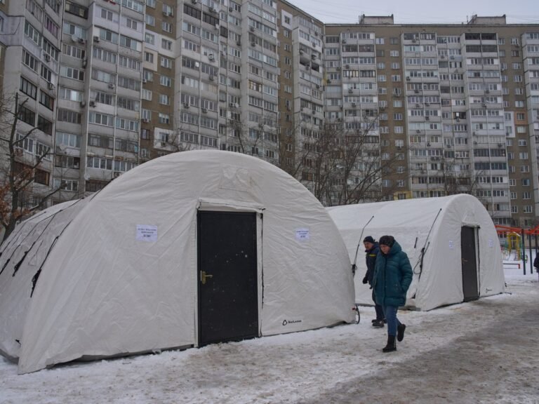 Ucrânia lutando por energia enquanto ataques russos atingem infraestrutura