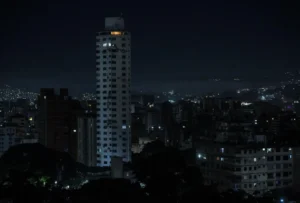 EUA lançam ataques contra a Venezuela, atraindo ampla condenação