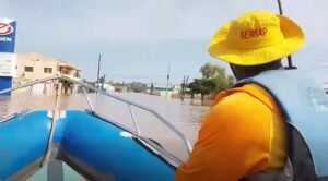 Agente do SENSAP sancionado por cobrança para...