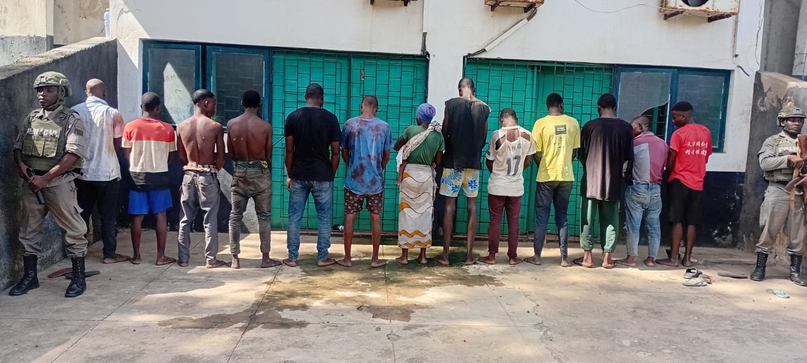 Detidos por destruir centro de tratamento de...