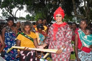 Primeira-Dama disponibiliza kits a cinco mil...