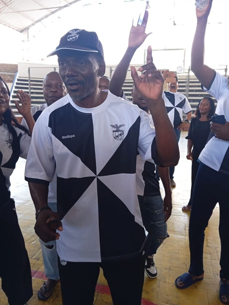 Ângelo Matinene reeleito presidente do...