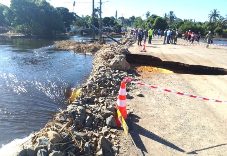 Interrompida circulação na N1 em Xai-Xai -...