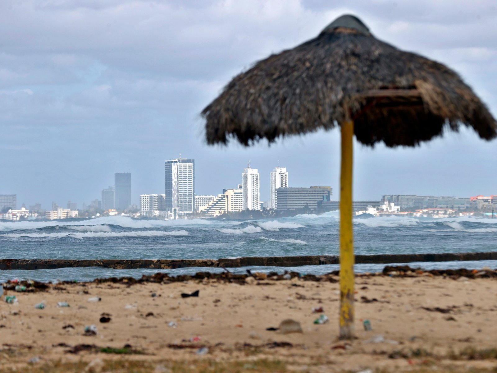 Agentes de fronteira cubanos disparam contra lancha com etiqueta da Flórida, matando quatro