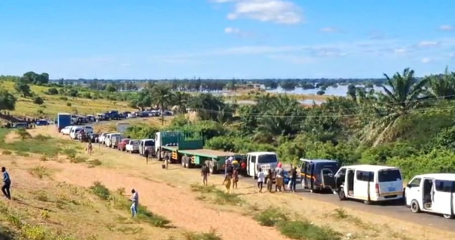 ESTRADA CHIBUTO/CHISSANO: Trânsito...