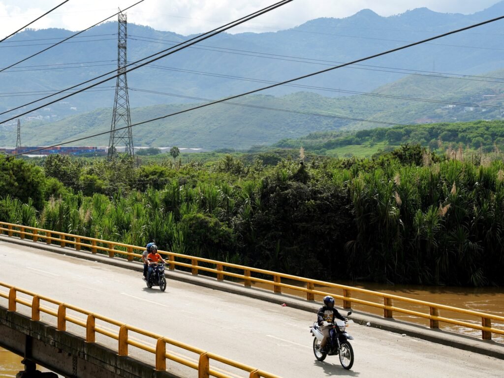 Ecuador hikes tariffs on Colombian imports to 50 percent starting March 1