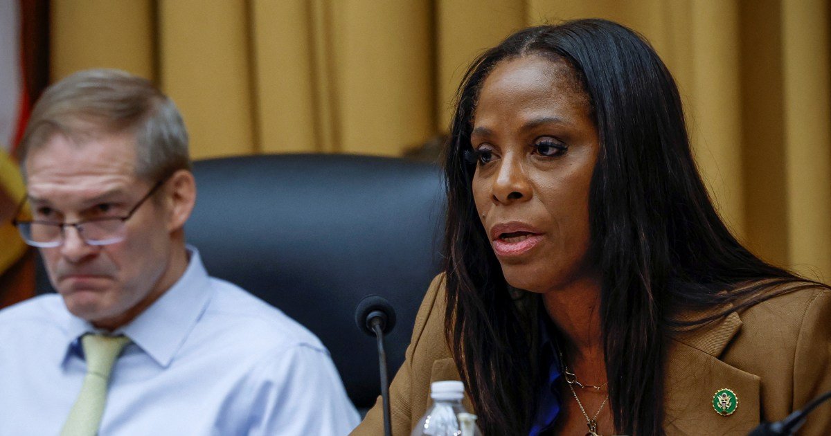 Epstein’s help sought in bid to meet Chuck Schumer, files reveal