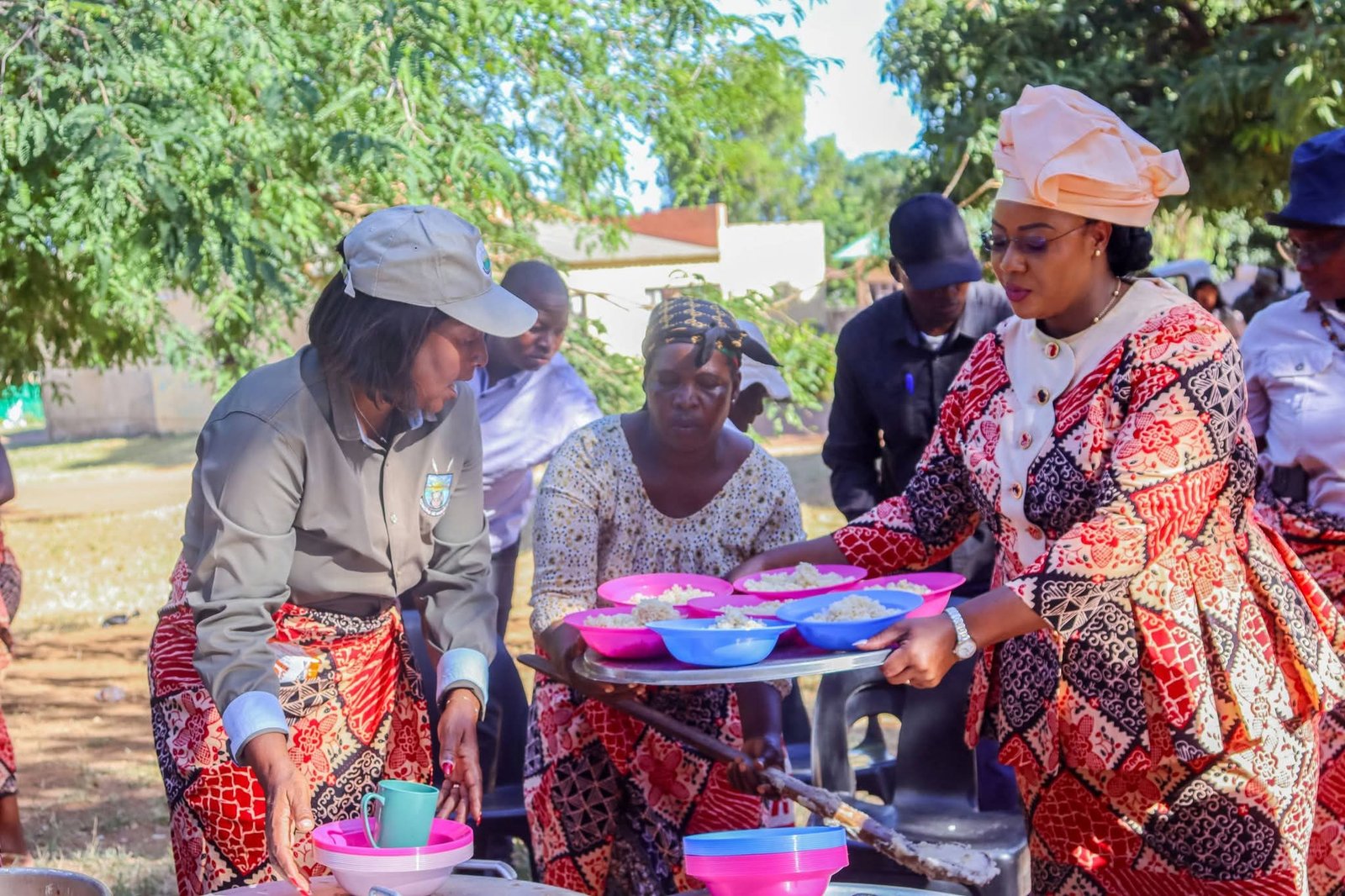 Gueta Chapo consola vítimas das cheias no...