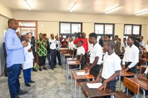 PR abre ano lectivo e entrega infra-estruturas…