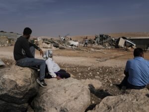 Exército israelense e colonos atacam palestinos na área de Hebron, na Cisjordânia