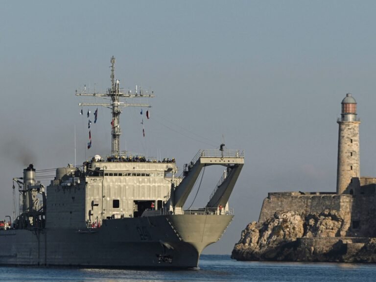 Navios mexicanos chegam a Cuba com carga humanitária em meio ao bloqueio petrolífero dos EUA