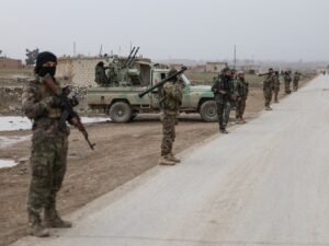 Exército sírio assume base de al-Shaddadi após retirada dos EUA