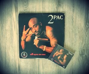 “ALL EYEZ ON ME”: Trinta anos de olhos...
