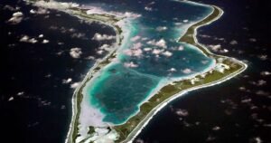 Trump tempers criticism of UK’s Chagos Islands deal after talk with Starmer