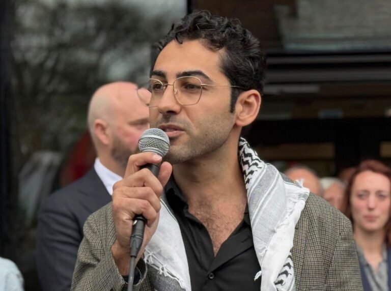 Juiz de imigração dos EUA rejeita oferta de Trump para deportar Mahdawi, estudante de Columbia