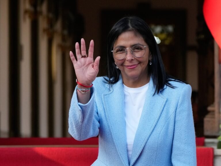 Rodríguez, da Venezuela, e Petro, da Colômbia, dizem que se encontrarão “em breve”