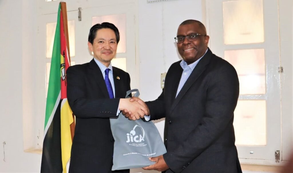 Japão investe em obras estratégicas em...